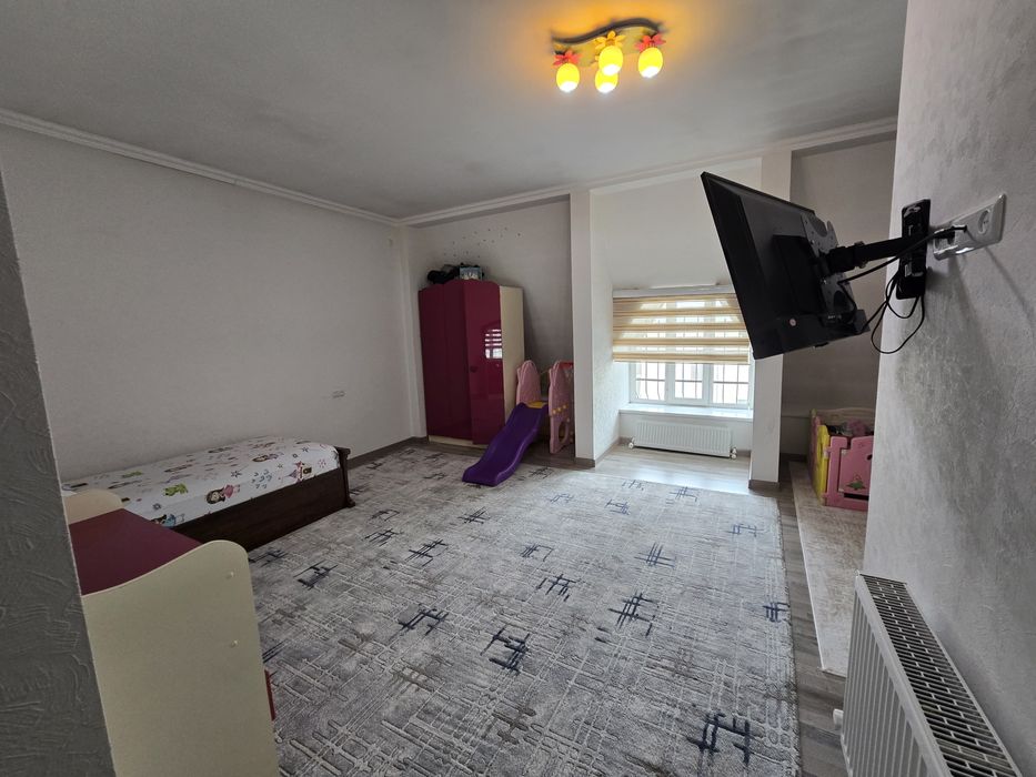 Fargona shaxar muxayo falgman oldida 5 xonalik uy sotiladi