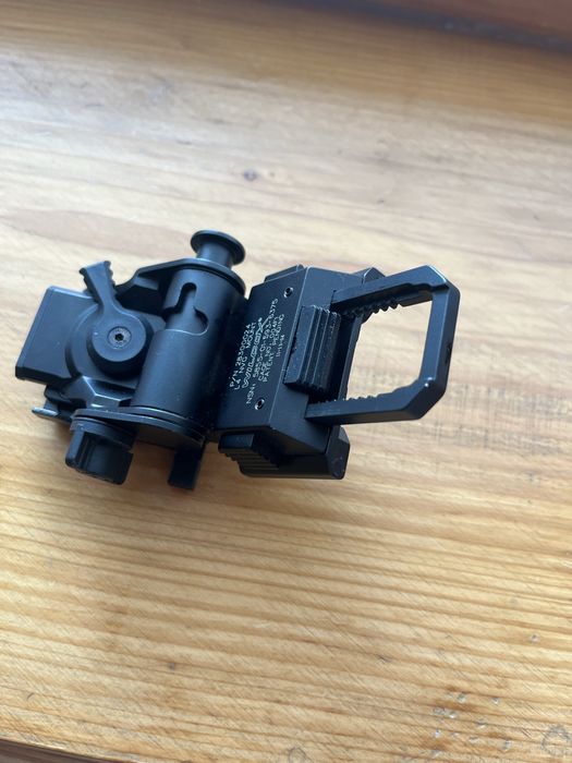Clonă Wilcox G24 negru
