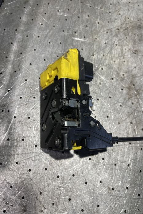 Broasca usa fata stanga 8650545 Volvo S60 prima generatie (facelift)