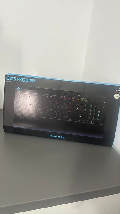 Vand tastatura  logitech G213