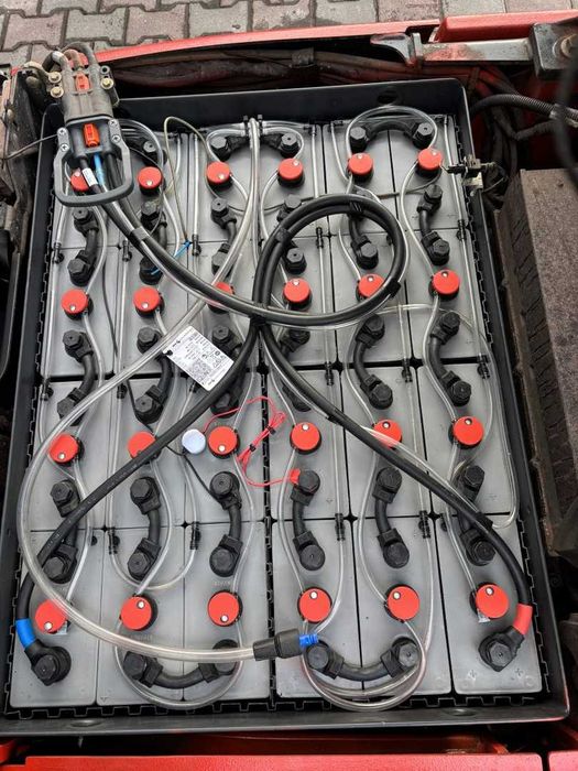 Electrostivuitor Linde E16H-01 – 3 roți Anul fabricației: 12/2013