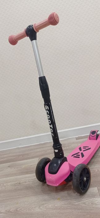 Детский самокат scooter