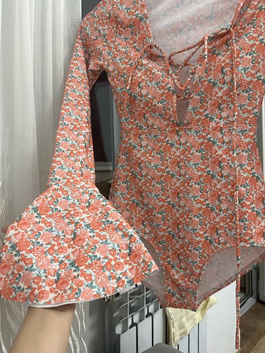 Купальник слитный новый