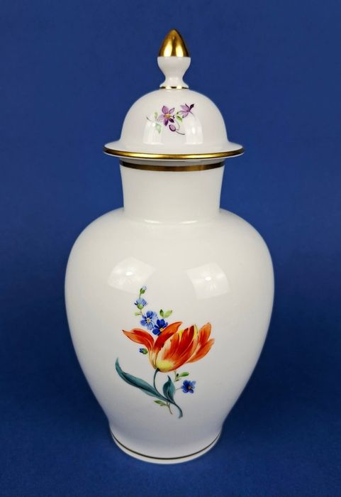 Ваза Meissen
Цена: 240 лв. / 122,71 €