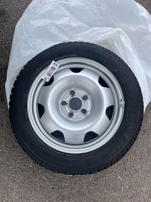 4 roti Dunlop 215/60 R17 iarna