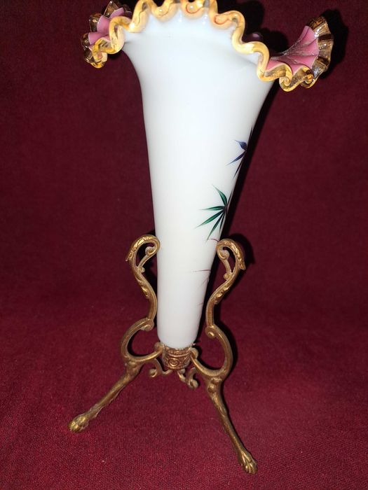 vaza victoriana bronz opalina anii 1800