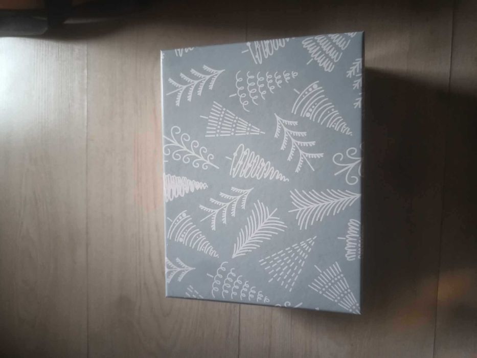 2 Cutii cadou pentru diverse evenimente