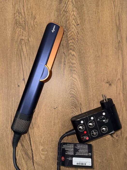 Dyson airstrait преса за коса