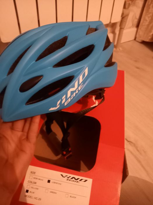 Продаю каску vino