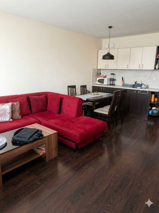 Продава се Тристаен апартамент в Плевен, Идеален център - 95 кв.м за 913 €/кв.м - Снимка #1