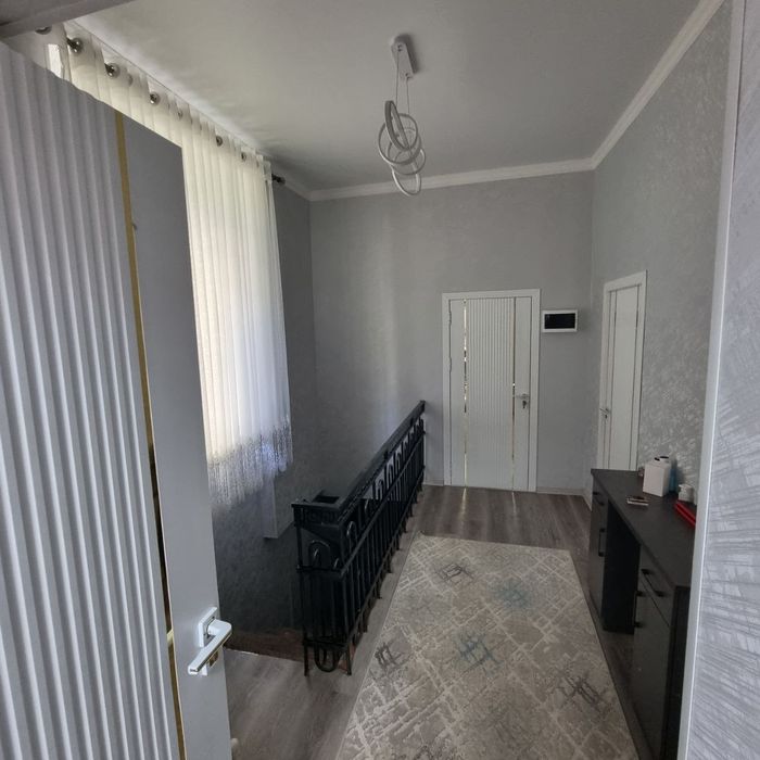 Kvartira sotiladi 6 xonali