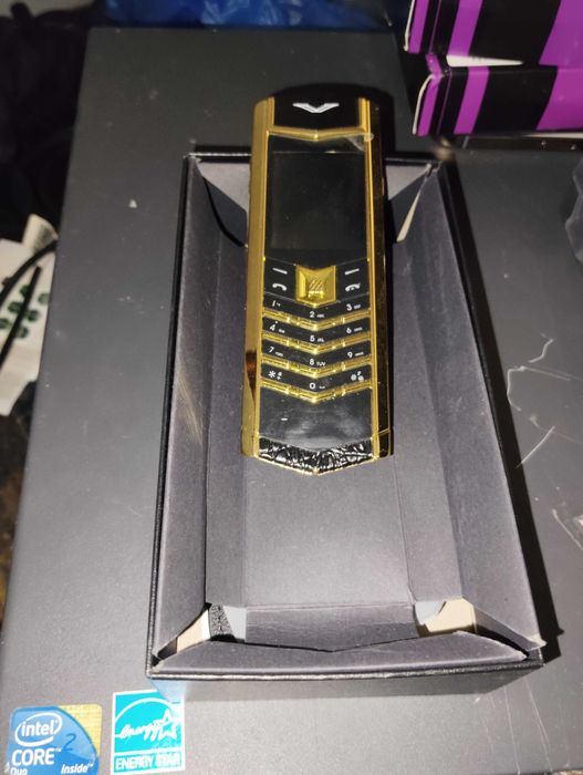 Vertu.Signature Gold + Aligattore Skin, БЕЗПЛАТНА ДОСТАВКА! Два вида кожа! Най - висок клас Р! Чисто нов!