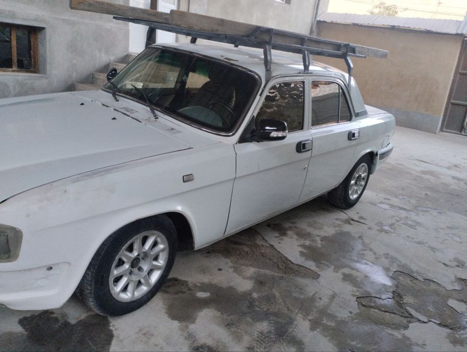 SROCHNOOOOO moshina sotiladi