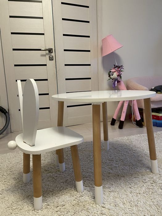 Детский стол со стулом