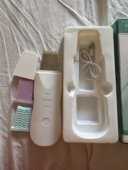 Уред за почистване на лице