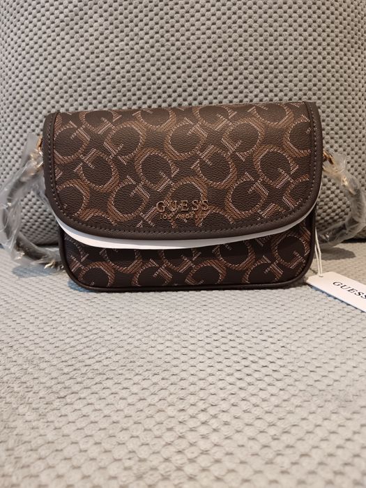Poșete noi Guess!