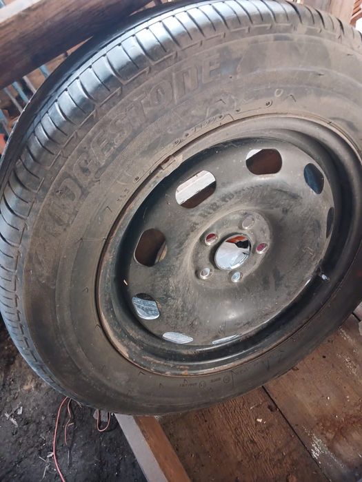 Продам шины с дисками на 15