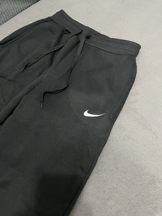 Vand Pantaloni Nike