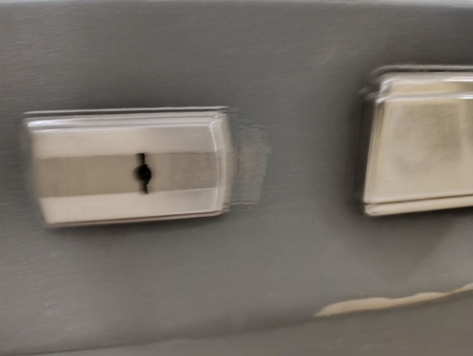 Дверь б/у входная