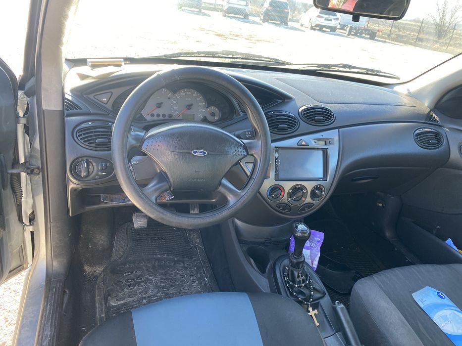 Форд фокус 1.6 на части