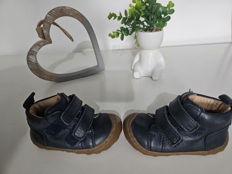 Ghete Bisgaard Gerl- 19(12,6 cm ),barefoot, piele naturala,primii pasi