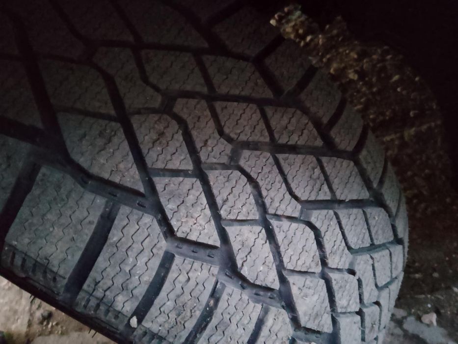 Продавам гуми 225/45 r19
