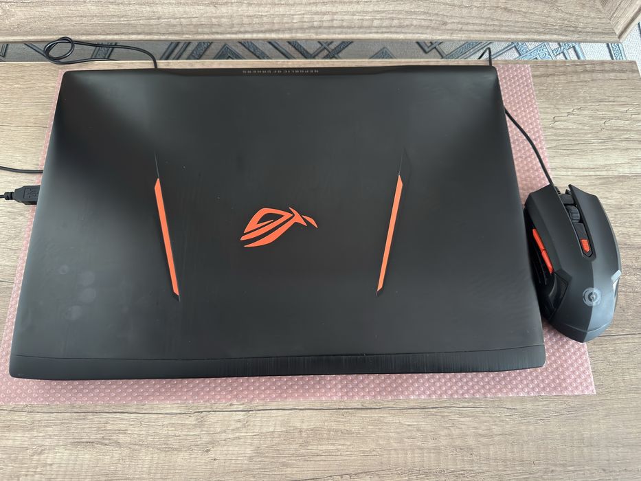 Продам ноутбук asus rog strix