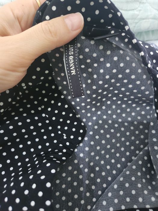 Mango razmer 38 (m) tugri keladi, vashi zur turadi...xolati alo. Kam k