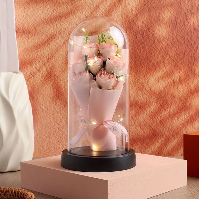 Подарочный набор к 8 марта цветы в колбе