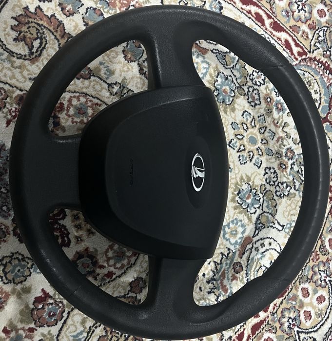 Руль от гранты продам