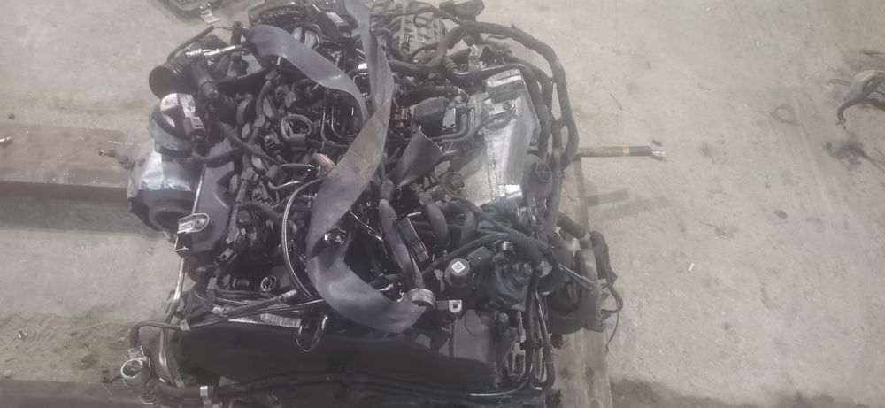 Двигател мотор за ауди а4 б9 b9 2.0тди 150к 2018 година