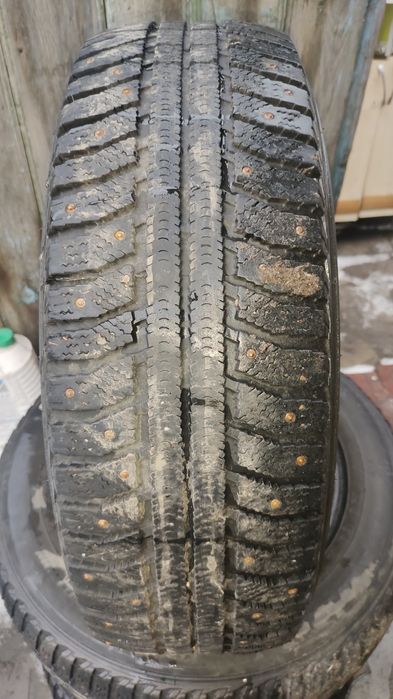 Продам резину пара.