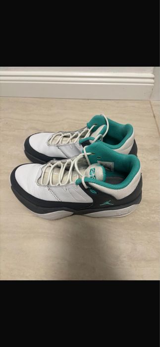 Vand adidasi in stare fiarte buna