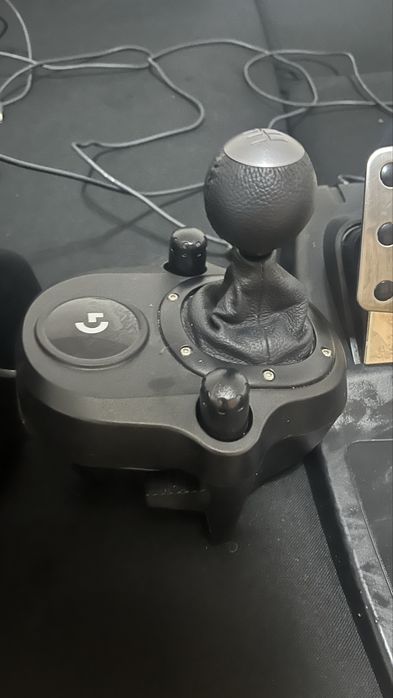 Volan Logitech G29 + pedale si schimbator