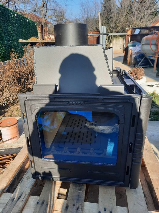 Focar semineu pe lemne cu 3 geamuri nou