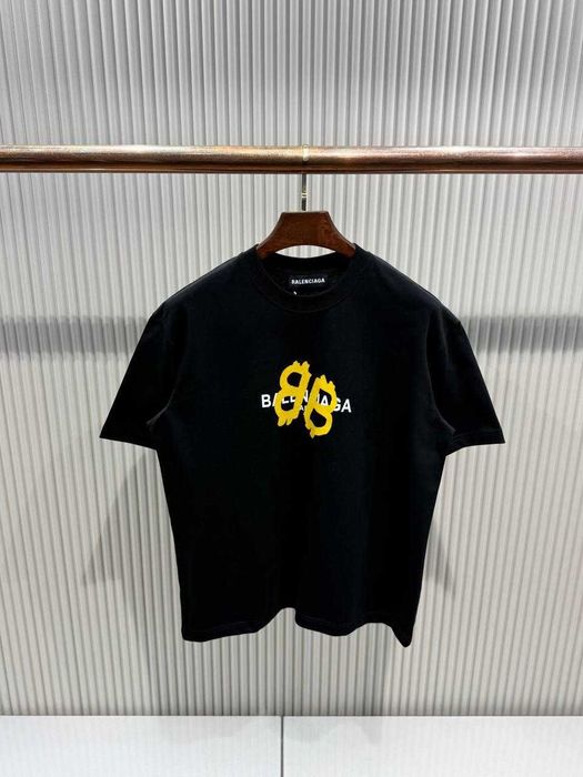 Tricou nou cu eticheta Balenciaga