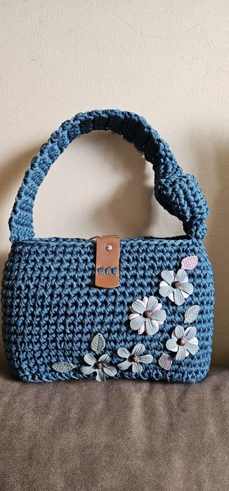 Плетени дамски чантичка