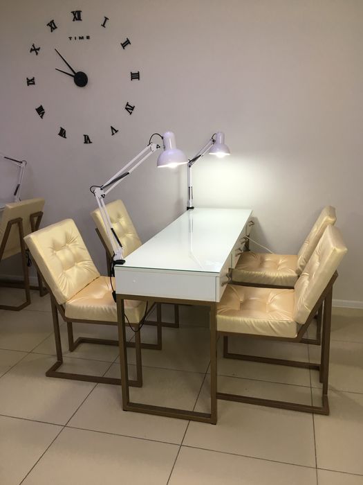 Продаю двухместные маникюрные столы с креслами