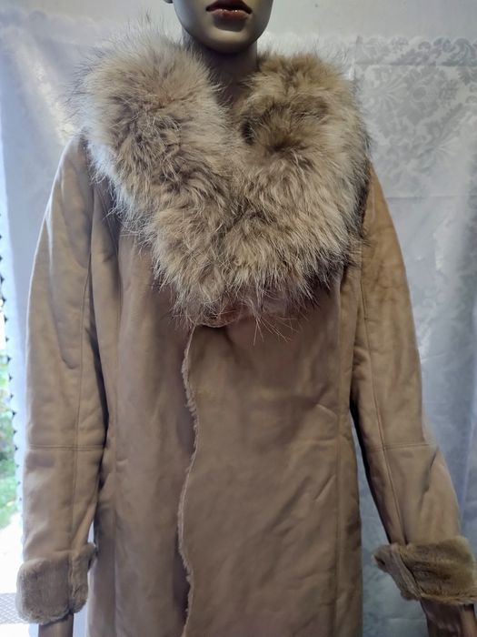 PALTON de blană naturală -marca înregistrată,din piele naturala.NOU,cu eticheta