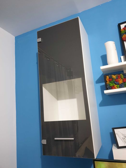 2 buc mobila (vitrina) suspendata