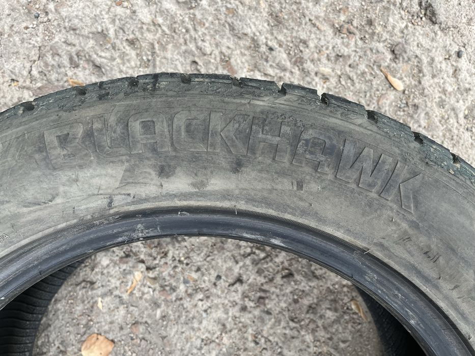 Продам зимние шипованные шины