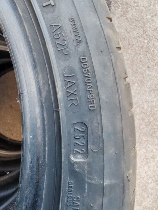 Продаваме Гуми 245/40 ZR 18 Dunlop Dot 2022
