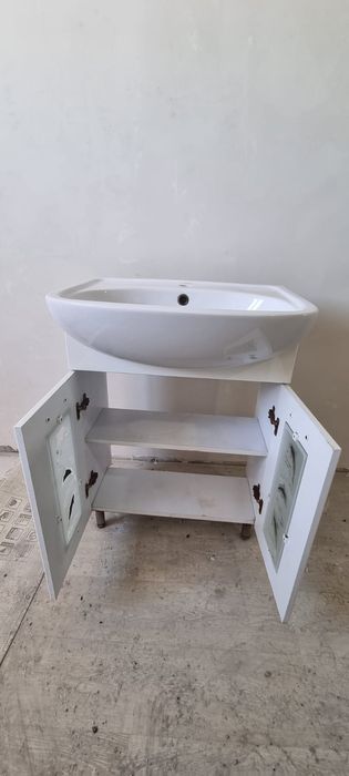 Раковина с тумбой