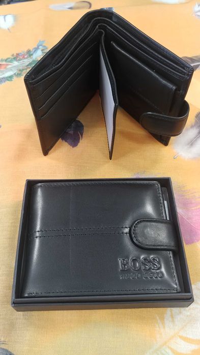 Мъжки елегантни портфейли от естествена кожа