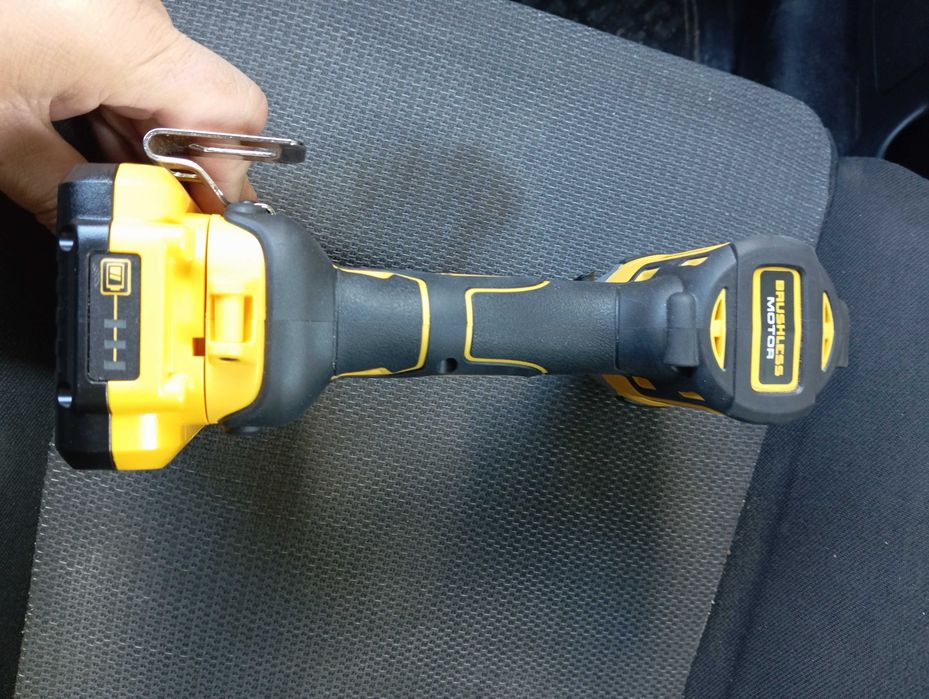Dewalt DCF887 нов