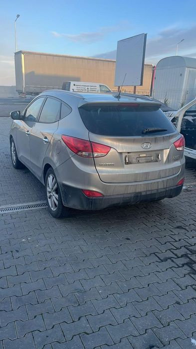 Dezmembram Hyundai IX35 2.0 2x4 Diesel din 2012