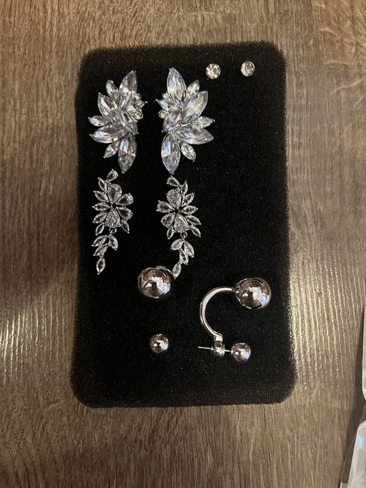 Чисто нови обеци и други бижута