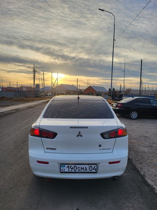 Митсубиси лансер