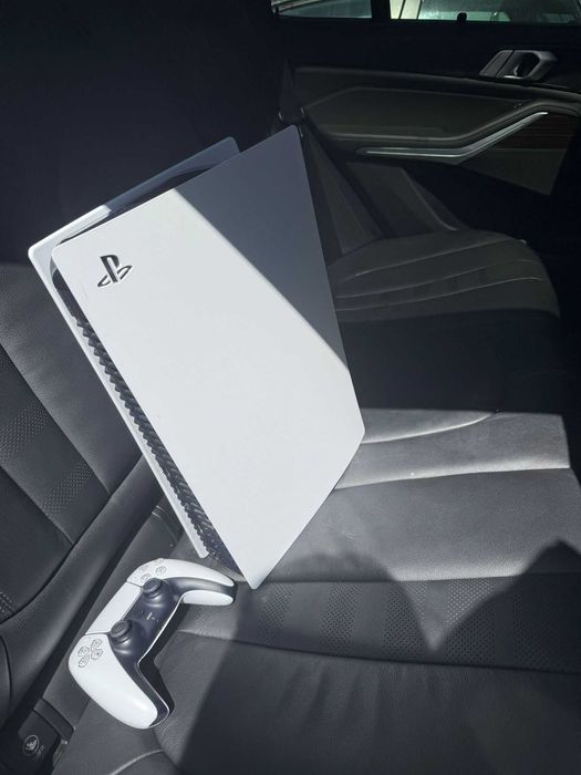 PlayStation 5 (PS5)