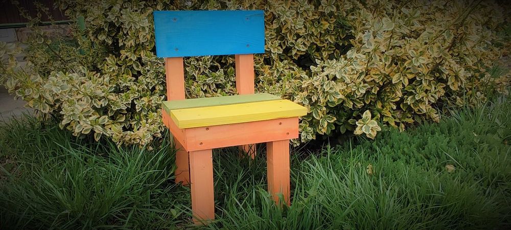 Детска маса със столчета;  Дървена масичка със столове за деца